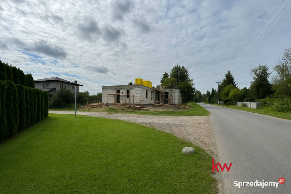 Dom bliźniak 15151m2 Kobylniki Brzozowa asfalt