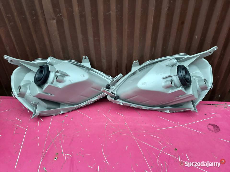 Toyota Yaris 99r komplet lamp przednich nowe Rok produkcji 1999 mazowieckie