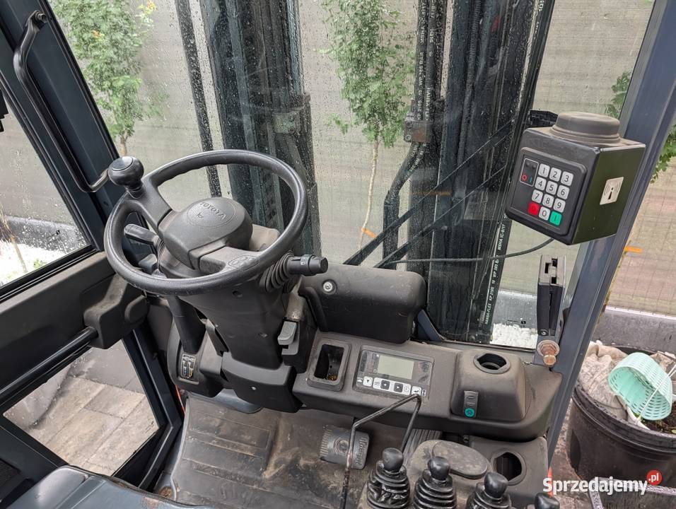 Wózek widlowy elektryczny TOYOTA 8FBMT20 Łomża