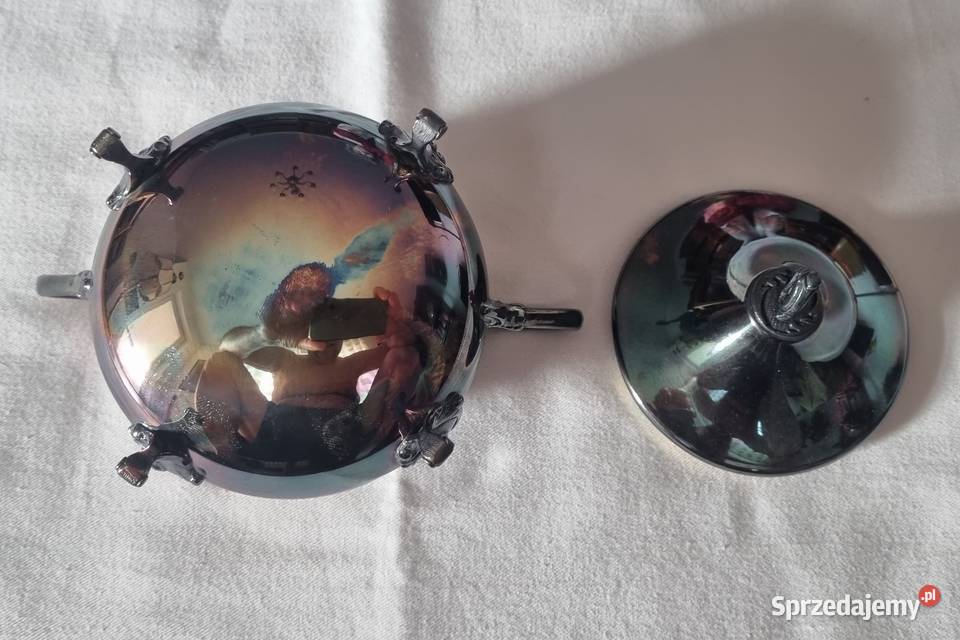 Zgrabna platerowana srebrem cukiernica na 4