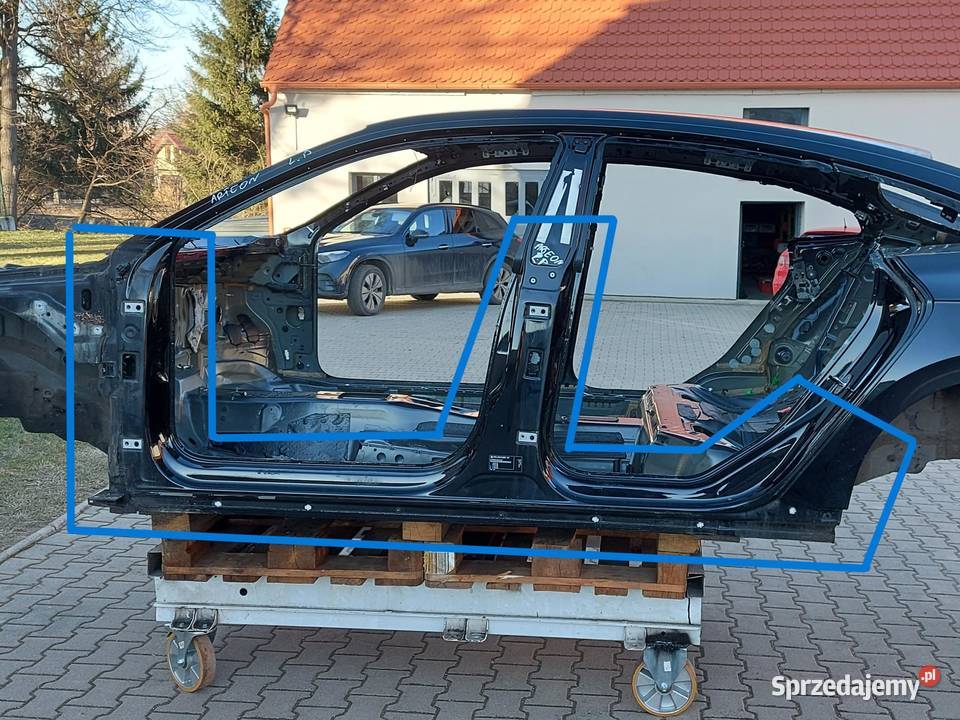 VW Arteon 3G8 2018r SŁUPEK LEWY BOK PRÓG czarny osobowe sprzedam