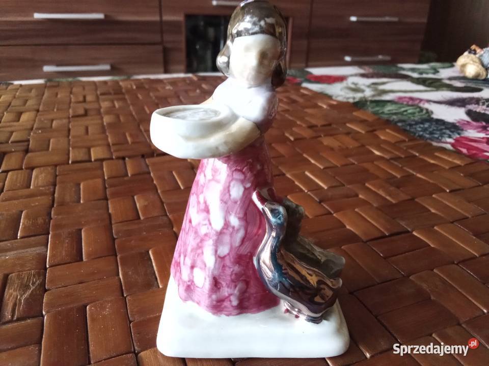 Prl figurka porcelana pasterka ręcznie malowana