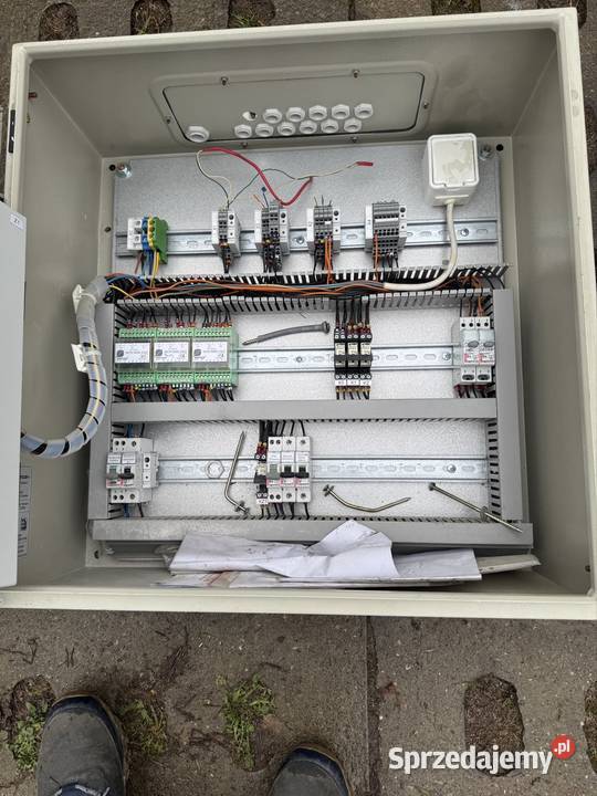 Szafa rozdzielnia obudowa elektryczna metalowa Dziemiany