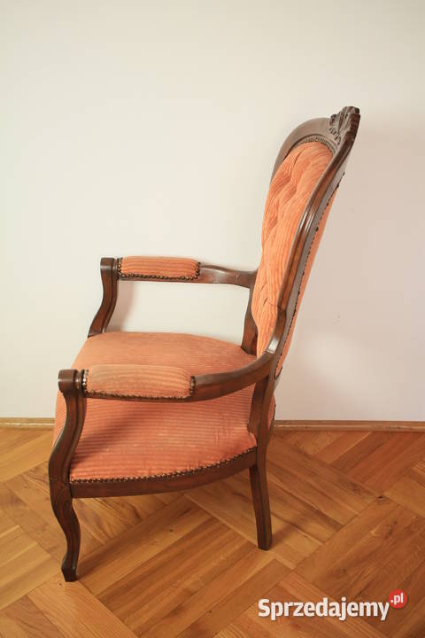 Pięknie zdobiony fotel klasyczny Pszczyna