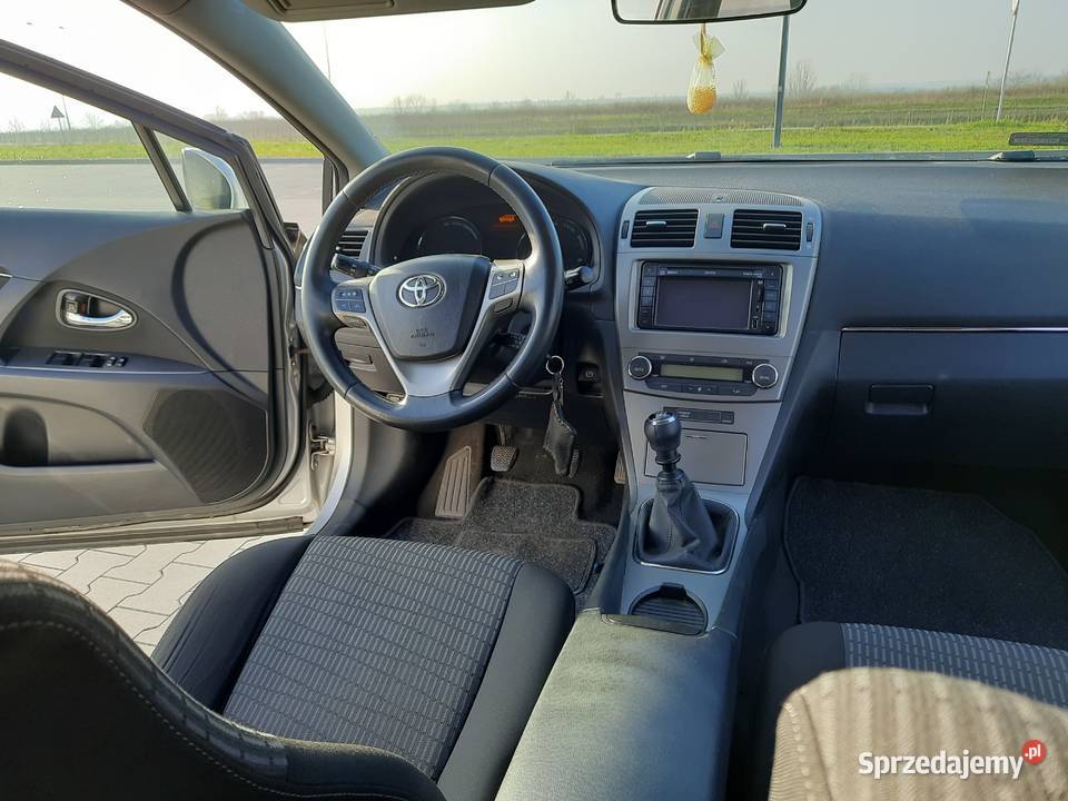 SPRZEDAM SAMOCHÓD TOYOTA AVENSIS0 elektryczne lusterka Avensis wielkopolskie Plewiska