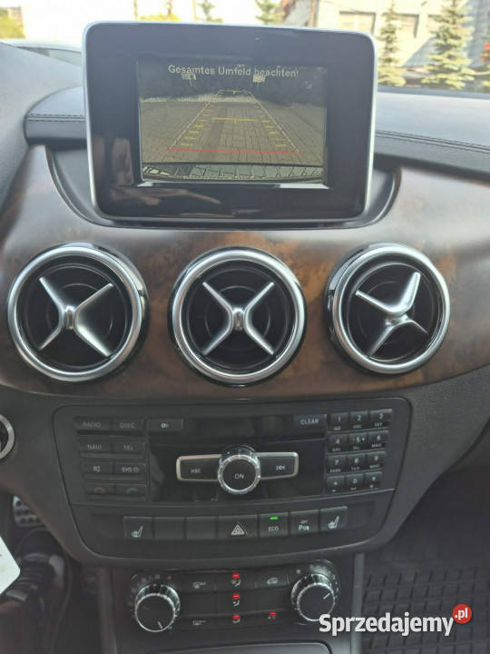 Mercedes B 200 brązowe skóry Harman Kardonel wielofunkcyjna kierownica sprzedam
