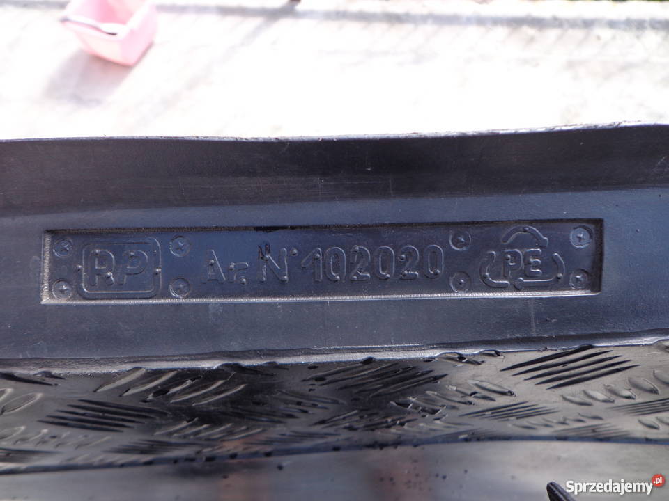 Mata wykładzina gumowa z rantem 4 bagażnika Audi Łódź