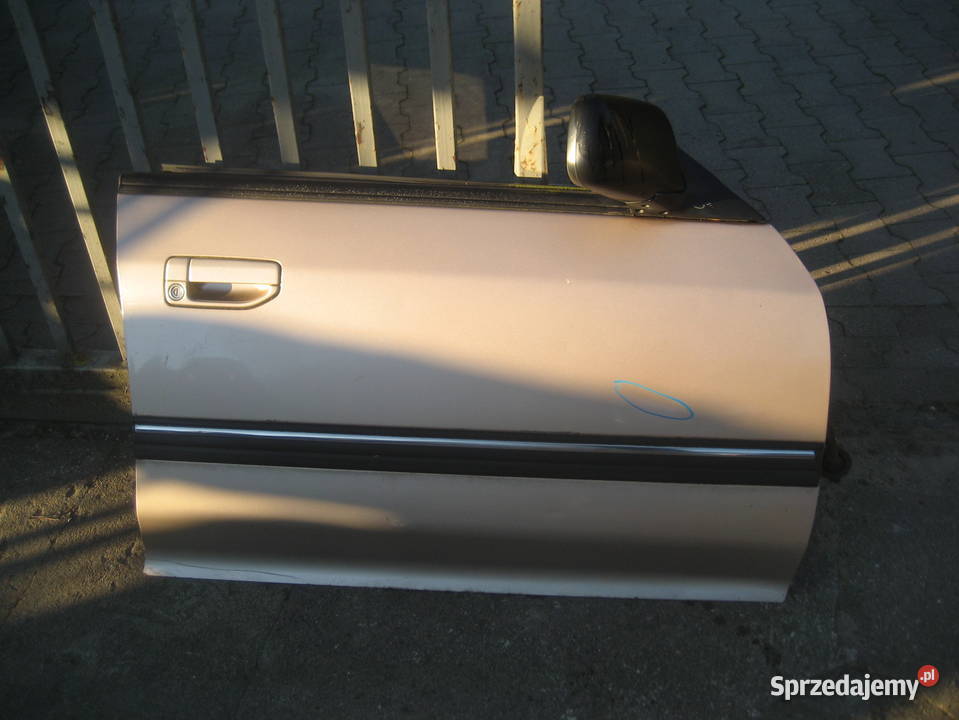subaru legacy I sedan 8994r drzwi przód prawe osobowe Rakoniewice sprzedam