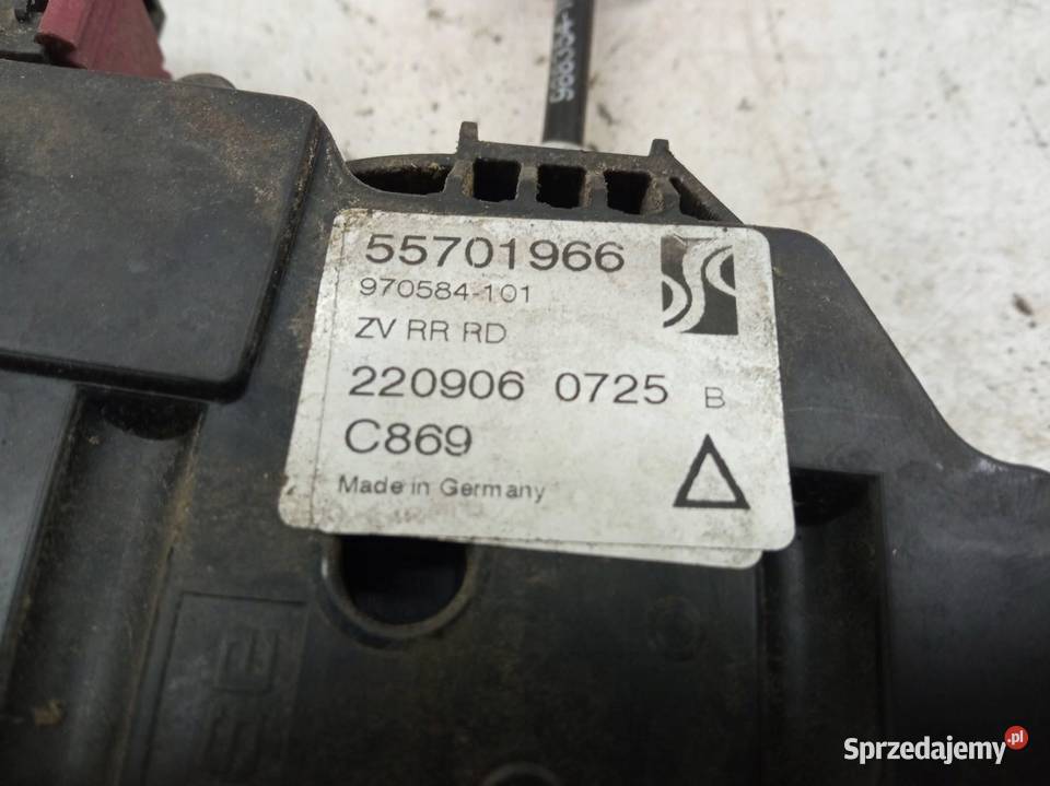 ZAMEK DRZWI TYŁ PRAWY 5D EU 55701966 Fiat Grande sprzedam