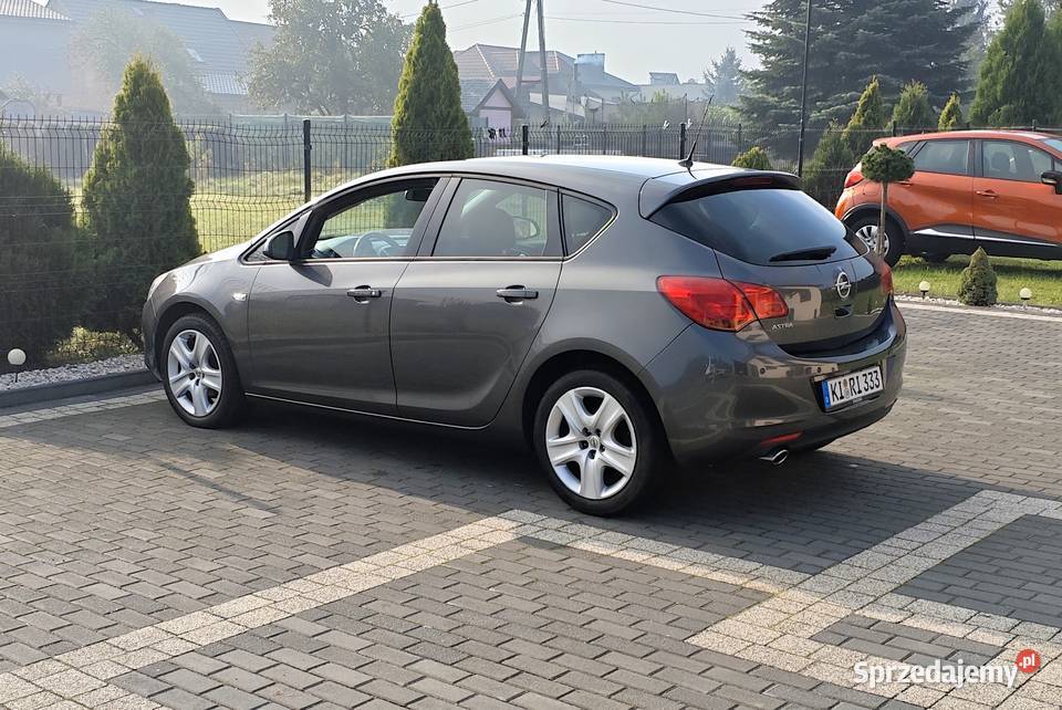 Opel Astra 14T Benzyna Turbo dobrze wyposażona Wola