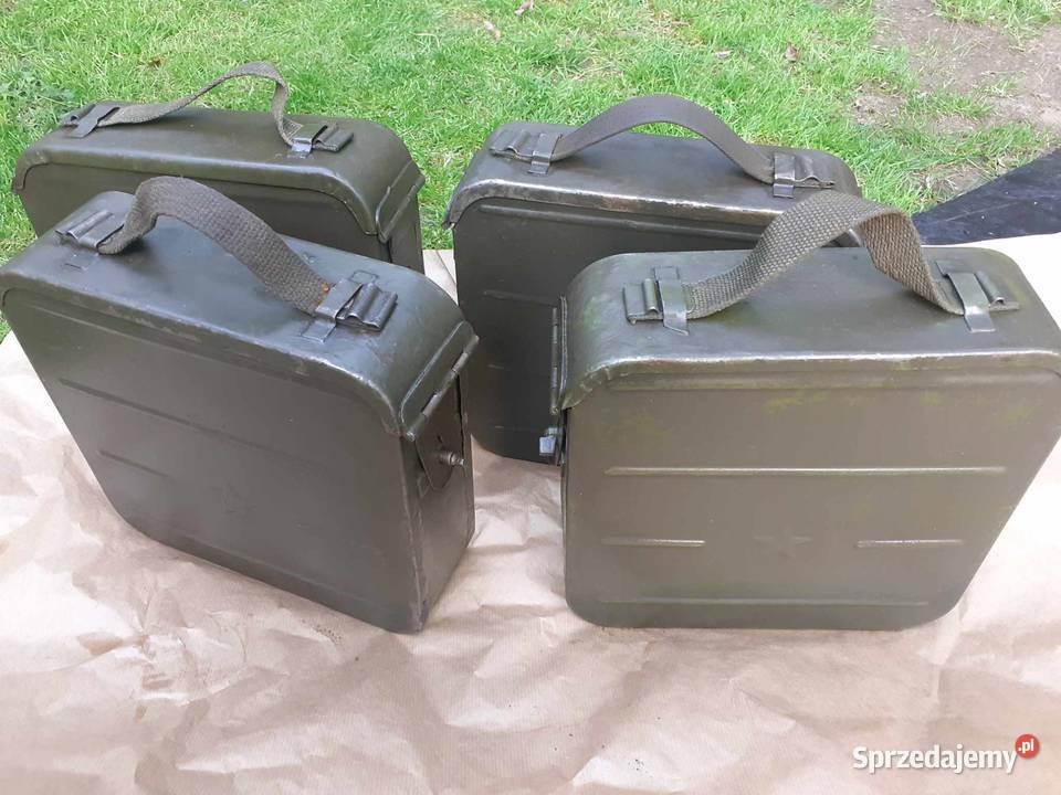 Skrzynki amunicyjne z taśmami 250 ogniw Dębica