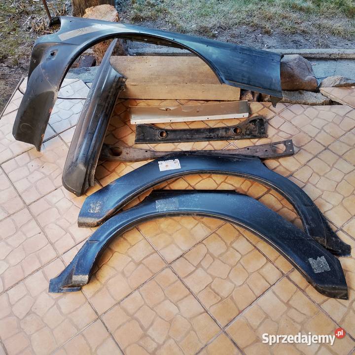 Mercedes 123 zestaw czesci stare zapasy lezaki łódzkie Głowno