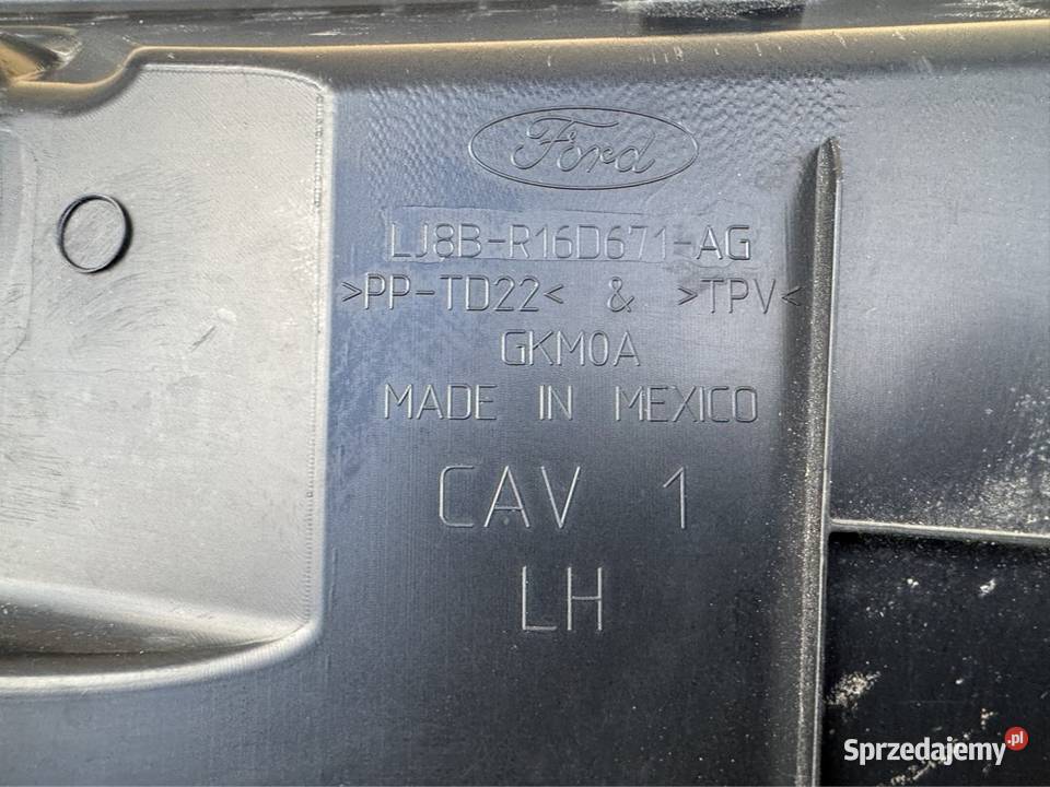 Listwa prawa schowka pod maską ford Mache Rok produkcji 2021 Sieraków