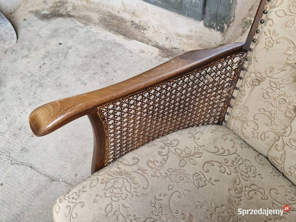 Fotel z podnóżkiem