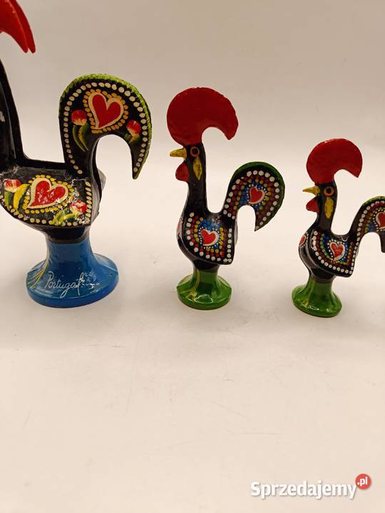 Zestaw czterech metalowych kogutów ptaków