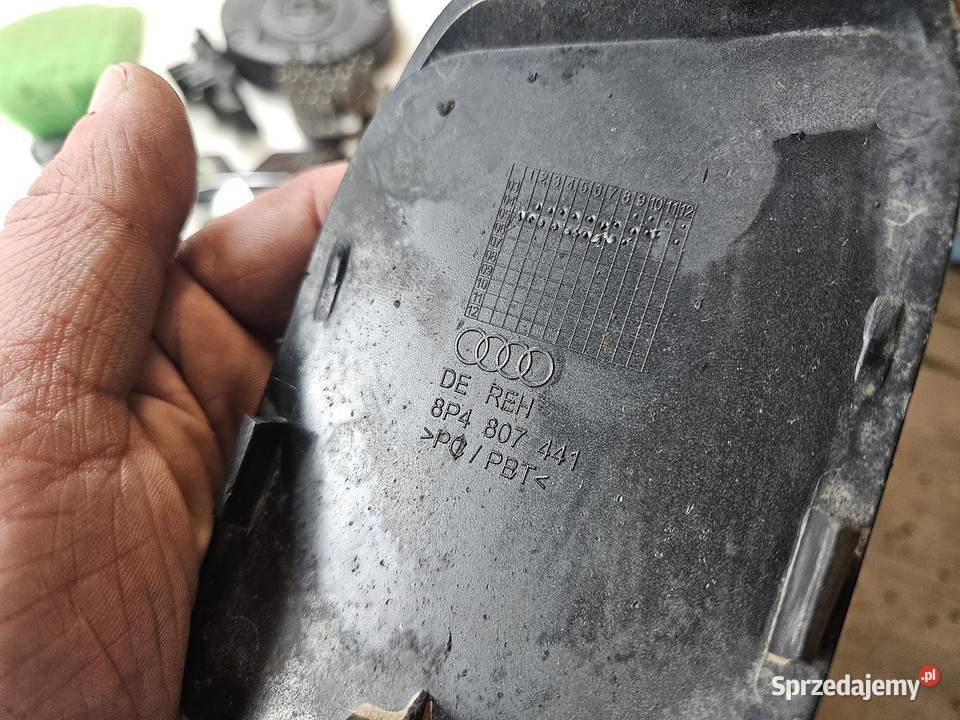AUDI A3 8P 0308 SPORTBACK ZAŚLEPKA HAKA ZDERZAKA osobowe wielkopolskie sprzedam