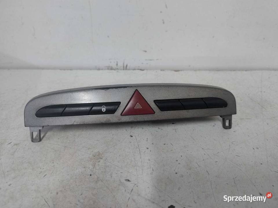 WŁĄCZNIK ŚWIATEŁ AWARYJNYCH PEUGEOT 308 osobowe