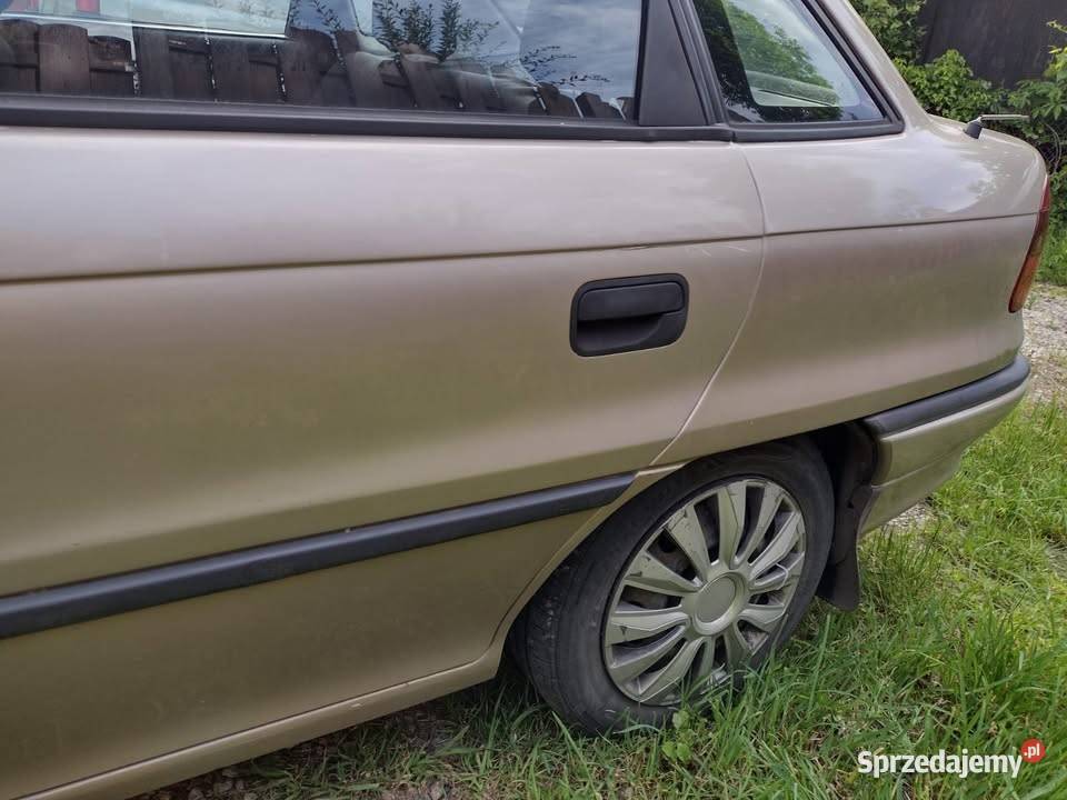 Do sprzedania OPEL ASTRA F samochód osobowy 1389 centralny zamek Mysłowice