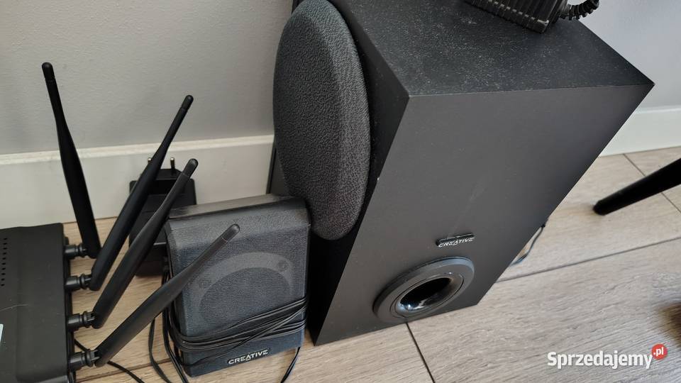 Komputer HPMonitor ISUSGłośniki CRETIVE CD