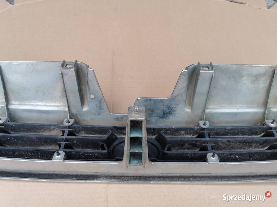 Grill atrapa chłodnicy Subaru Legacy 2 II 9499
