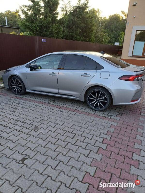 Toyota Corolla grsport SALON POLSKA PEIRWSZY elektrycznie ustawiane fotele Corolla Nowy Sącz sprzedam