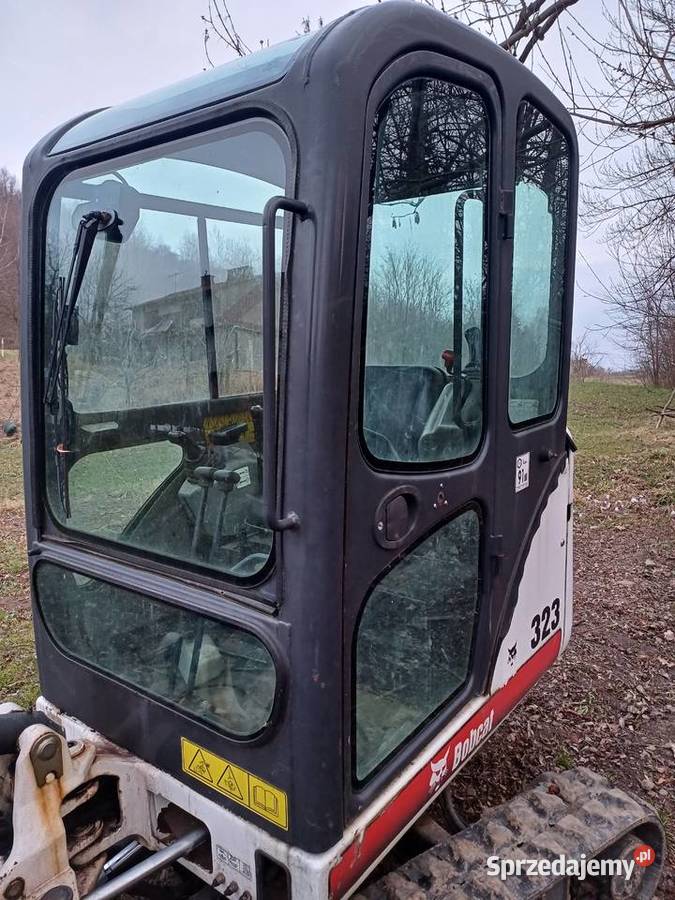 Kabina do Bobcat 323
