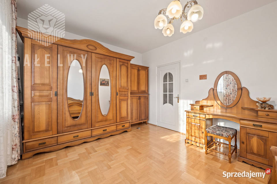 sprzedaży mieszkania 12747m2 4 pokoje Warszawa