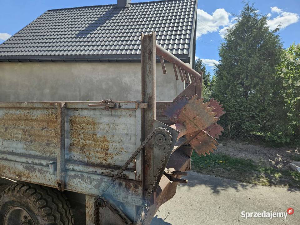 Rozrzutnik Agromet 35 t kompletny sprawny 1988 r Kożuchów