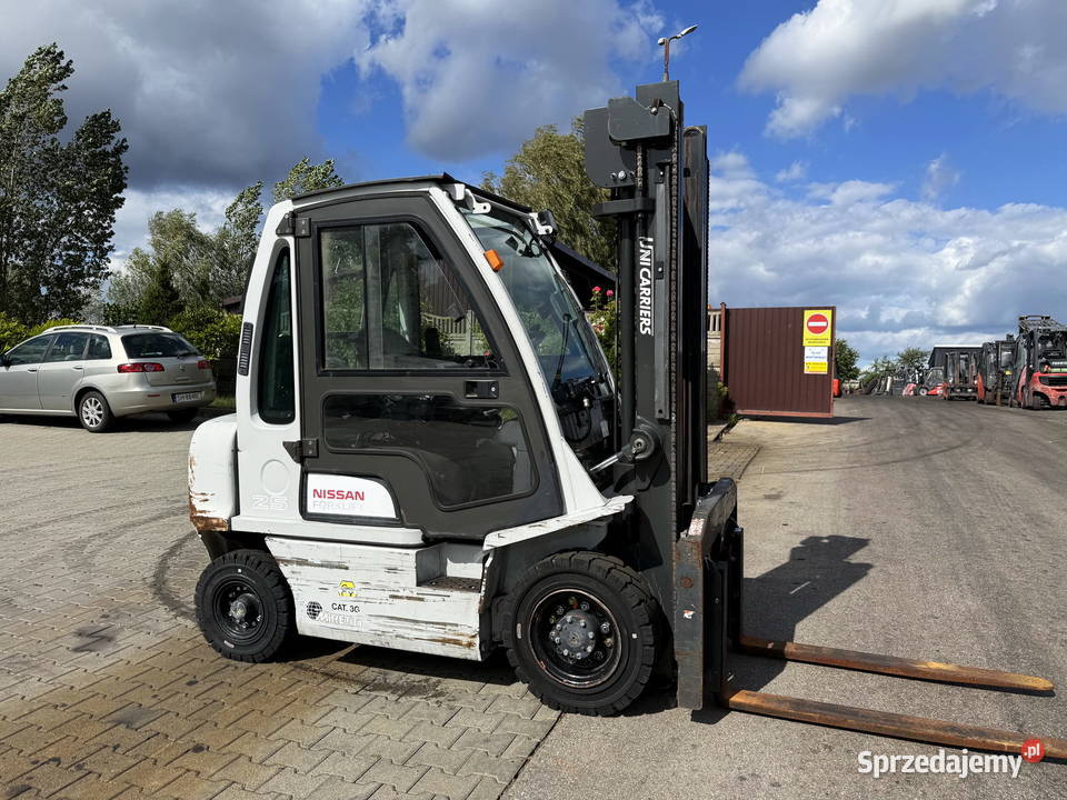 wózek widłowy NISSAN FD25 diesel kabina przesuw Działoszyn
