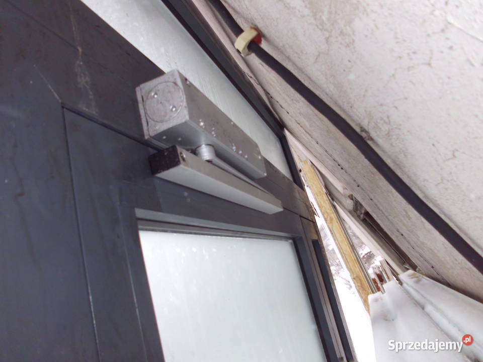 drzwi aluminiowe ciepłe antywłamaniowe z Banku Olsztyn