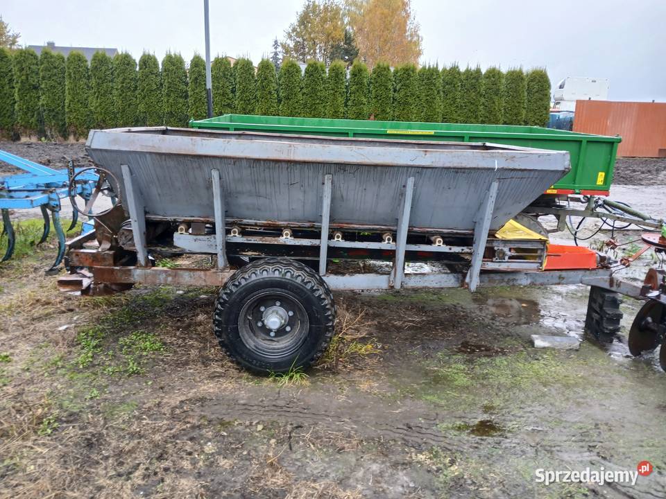 Rozsiewacz wapna rcw3piastwapniarka oryginał Rozsiewacze nawozów