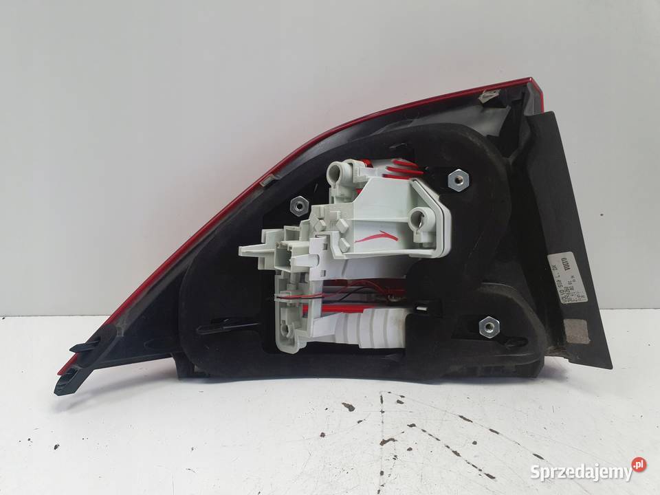 Volvo S60 II 1013r TYLNIA TYLNA LAMPA PRAWA