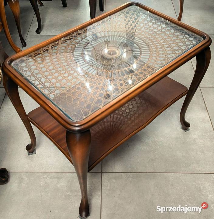 ładny orzechowy stolik z rattanemsklep Dąbrowa Dąbrowa Górnicza