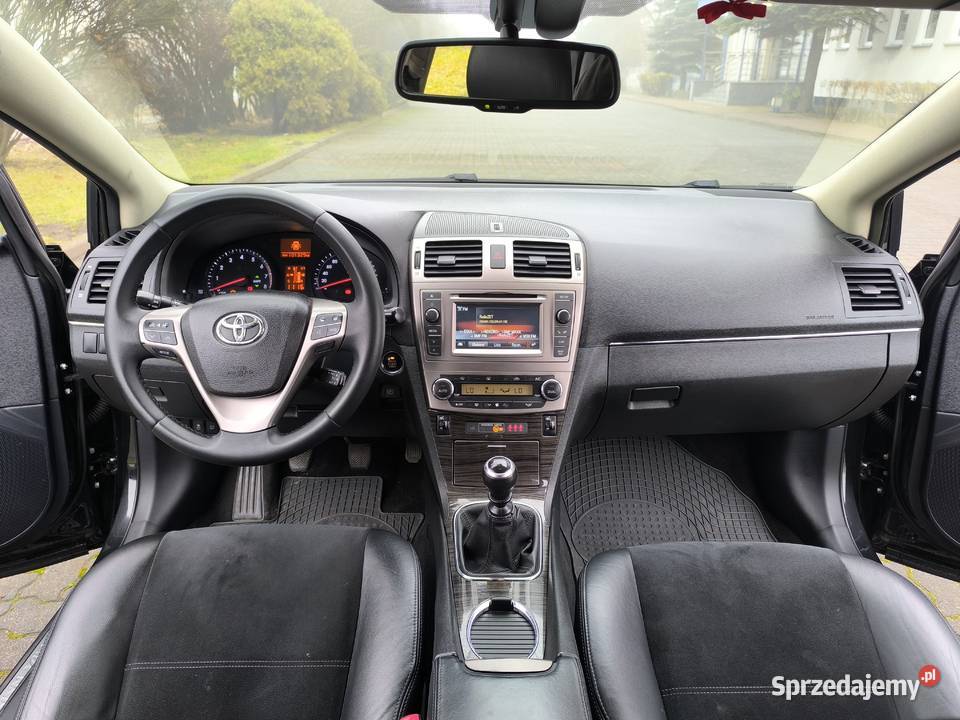 Toyota Avensis T27 20 benzyna kombi lakier metallic Radom