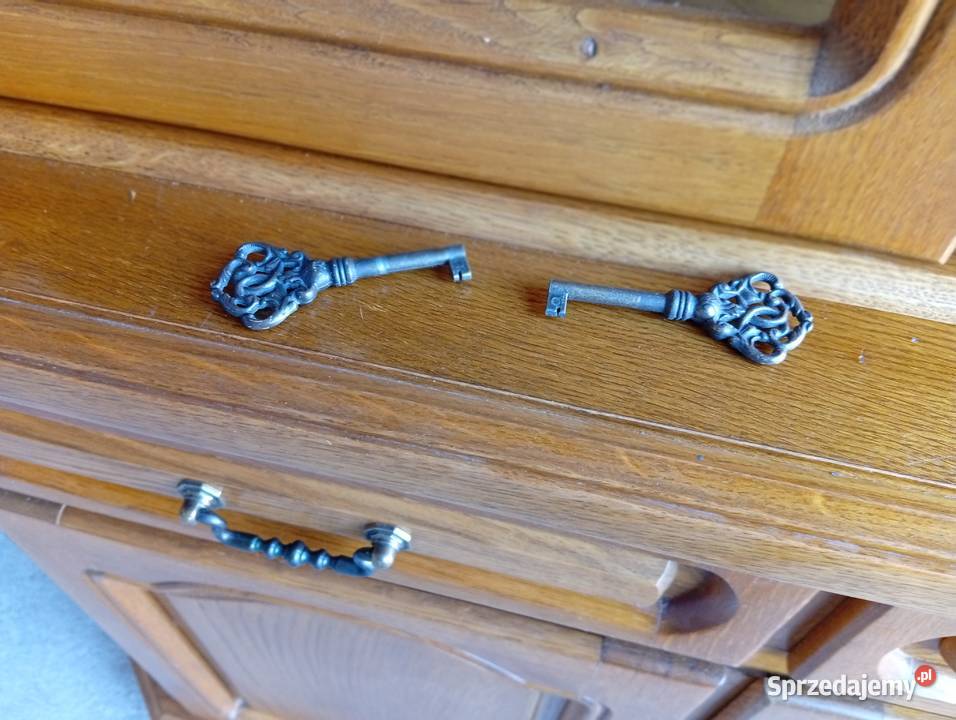 kredens 389 Byczyna sprzedam