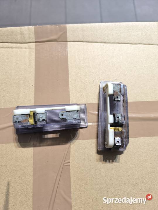 Fiat 125p lampka słupka oświetlenia wnętrza
