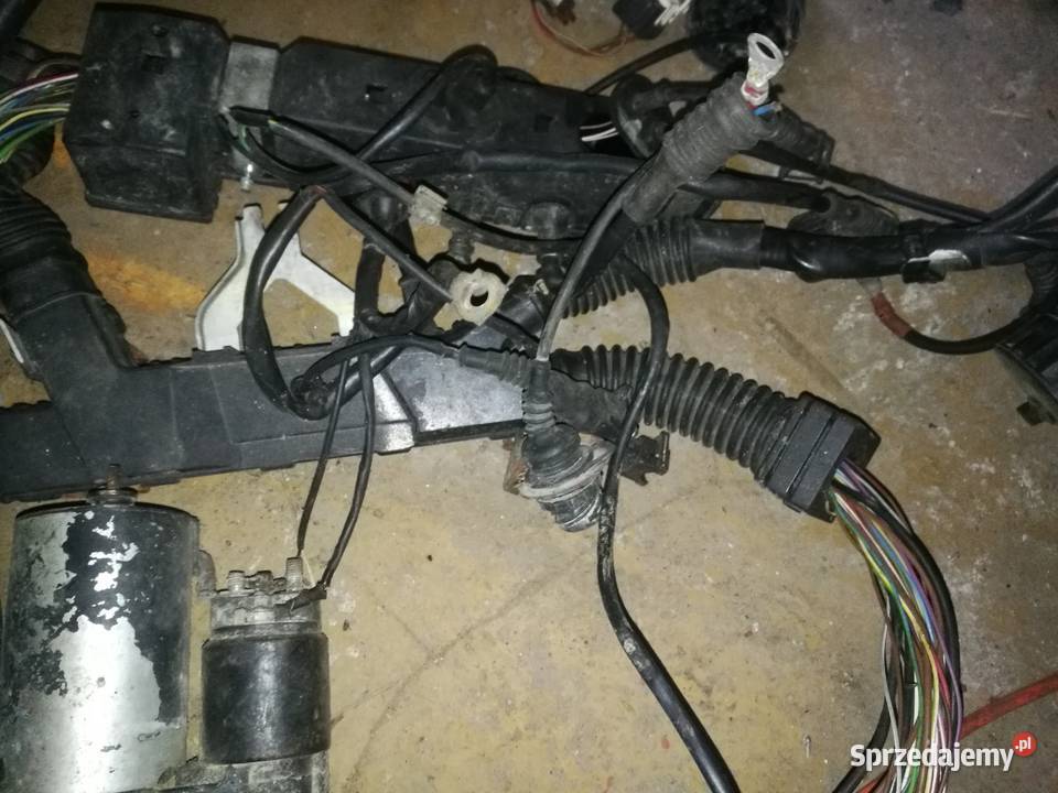 Wiązka elektryczna BMW 3 E30 18B sedan części Biłgoraj