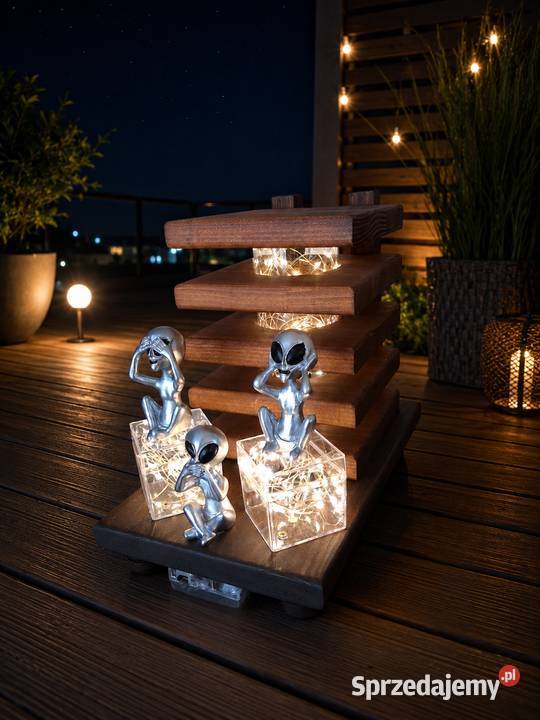 Lampka Dekoracyjna LED Kosmici z Drewna Handmade Gajewniki-Kolonia