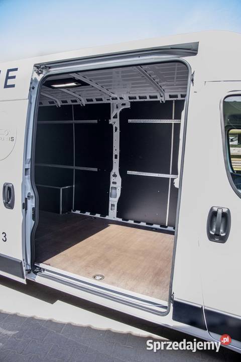 Wynajem busa dostawczego Toyota ProAce L3H2 HAK