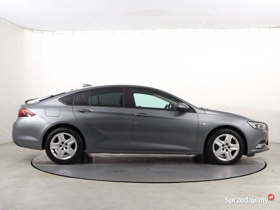 Opel Insignia 16 CDTI asystent pasa ruchu Katowice