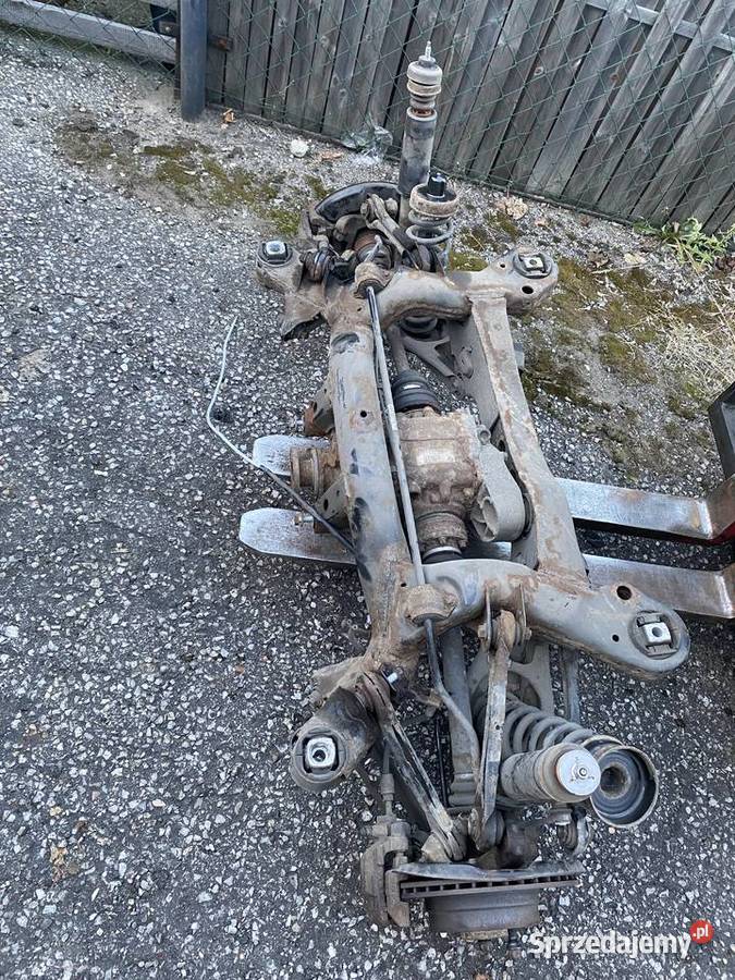 BMW E92 E90 E91 Tylne zawieszenie Sanki 330i