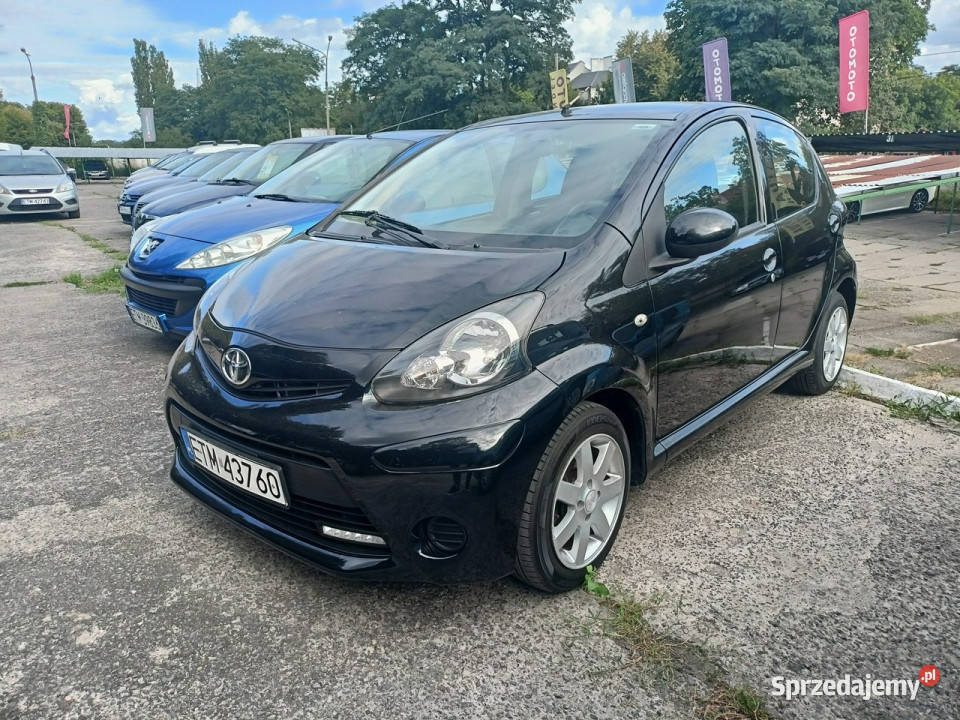 Toyota Aygo z Niemiec opłatach przeglądzie serwisowany w ASO Tomaszów Mazowiecki