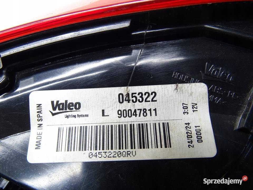 LAMPA LEWA LEWY TYŁ TYLNA W BŁOTNIK SEAT LEON