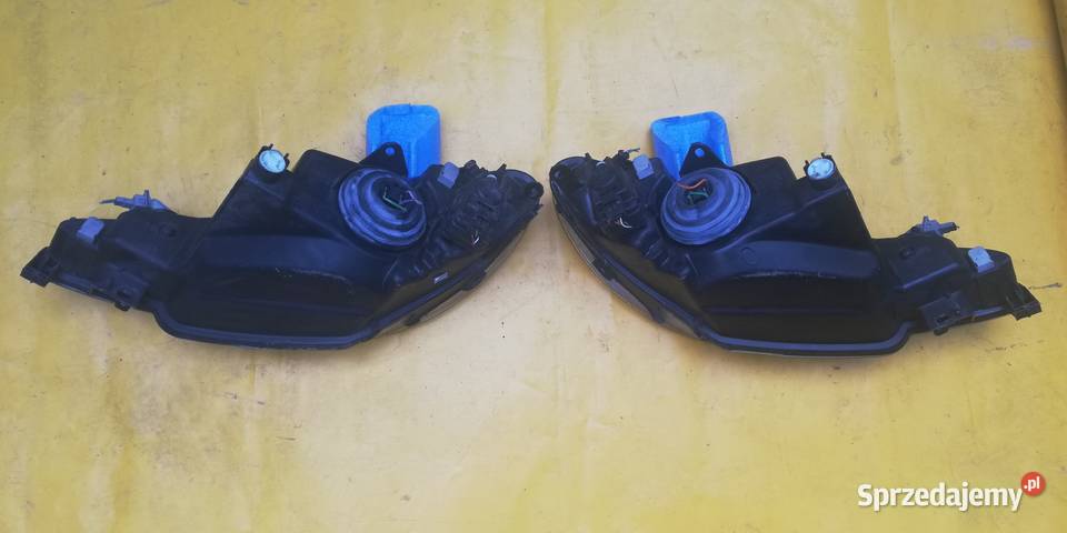 lampy przód komplet Valeo Peugeot 206 r9901 3D5D osobowe Piotrków Trybunalski