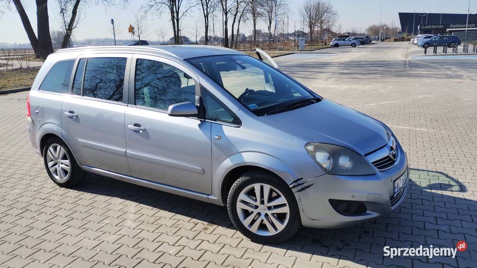 Opel zafira B 2008 17 Diesel Borzęcin Duży sprzedam