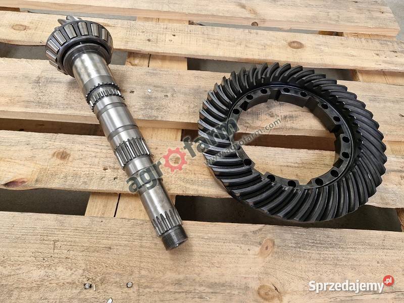 Tylny wałek atakujący z kołem Valtra C90 M120 Byków