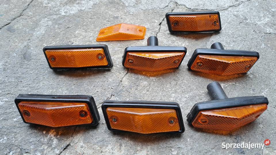 Fiat 125p Polonez kierunkowskaz na błotnik L Kierunkowskazy
