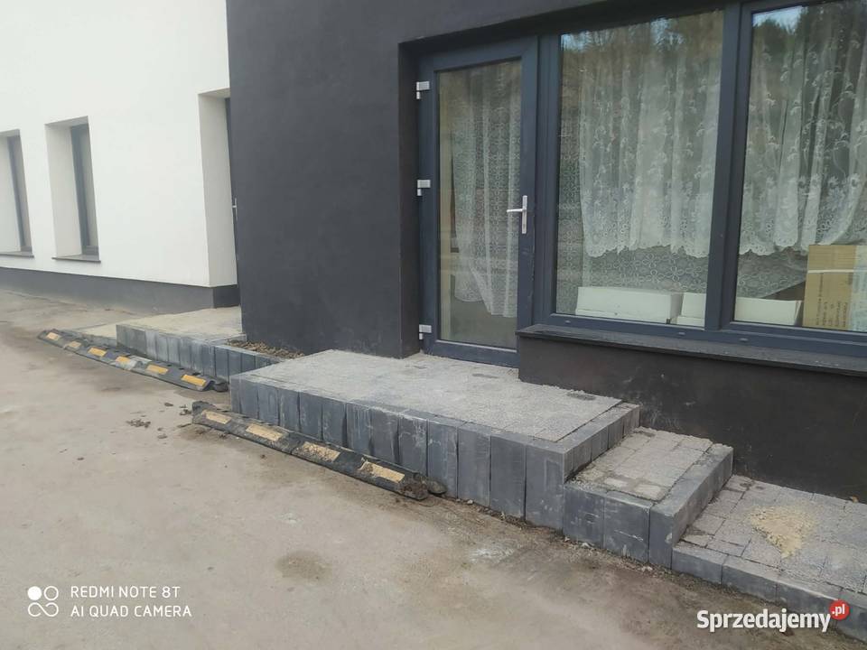 Układanie kostki brukowej Usługi koparką