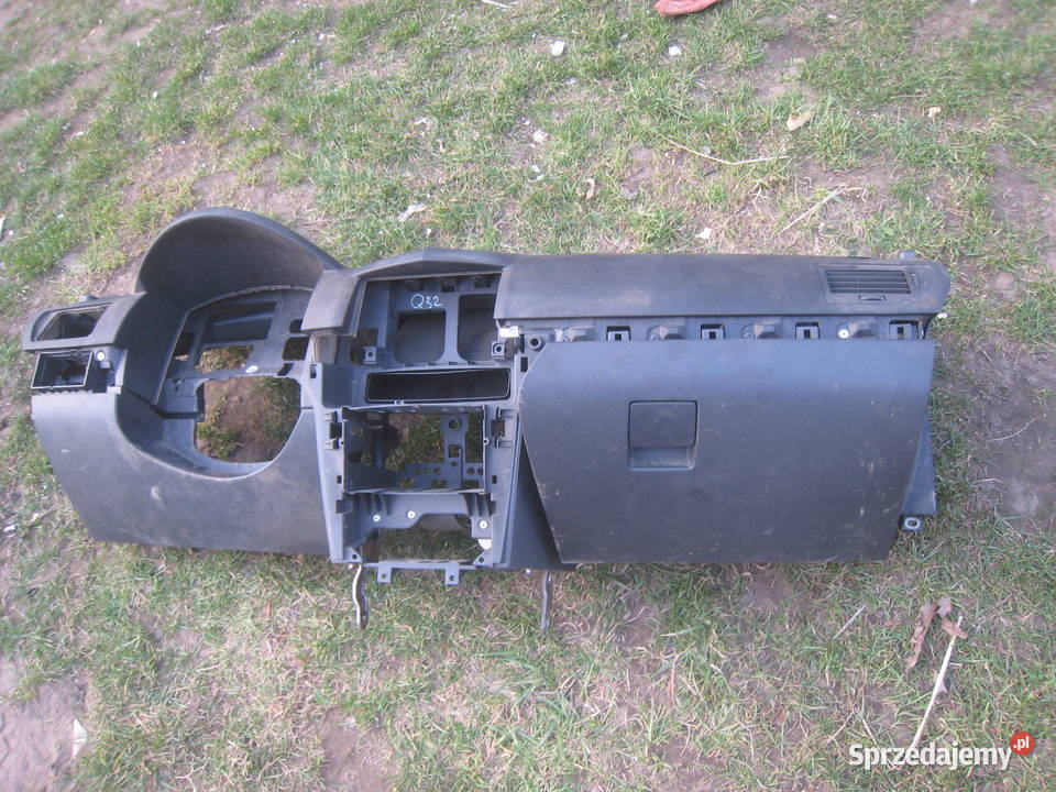Kokpit deska rozdzielcza konsola Opel Astra H 04
