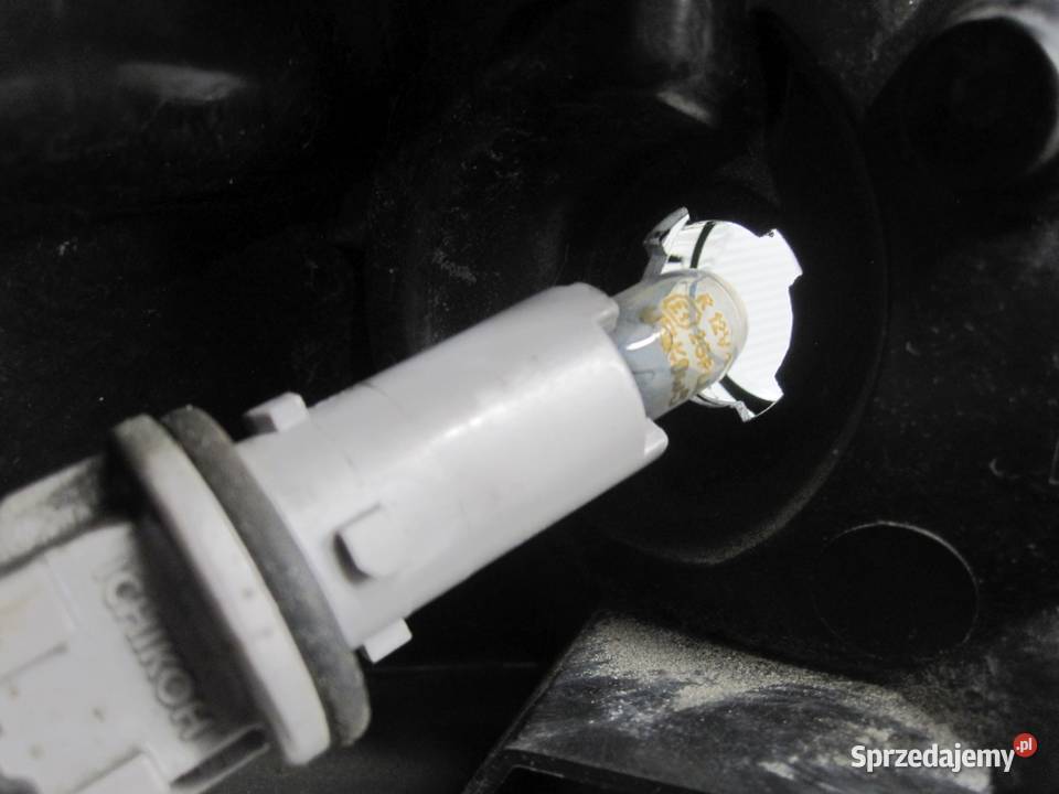 NISSAN JUKE I F15 14r lampa prawa przód ANGLIK Lampy przednie Kielce